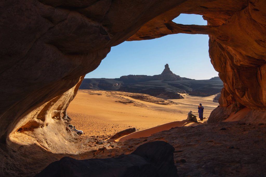 アルジェリアの洞窟からの光景　©山田英春
